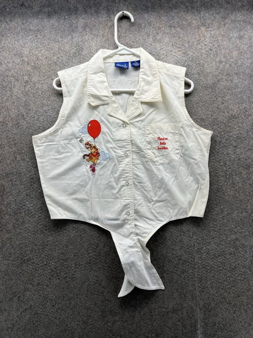 Pooh Shirt Women XL White Collared Sleeveless Button Up Winnie The Pooh Tigger